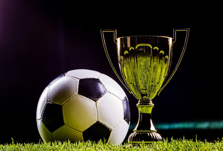 反击见长 反击见长