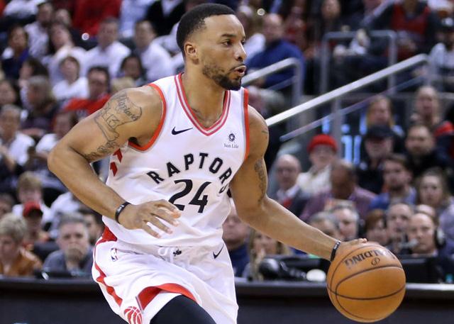 他强调摔跤 他强调摔跤