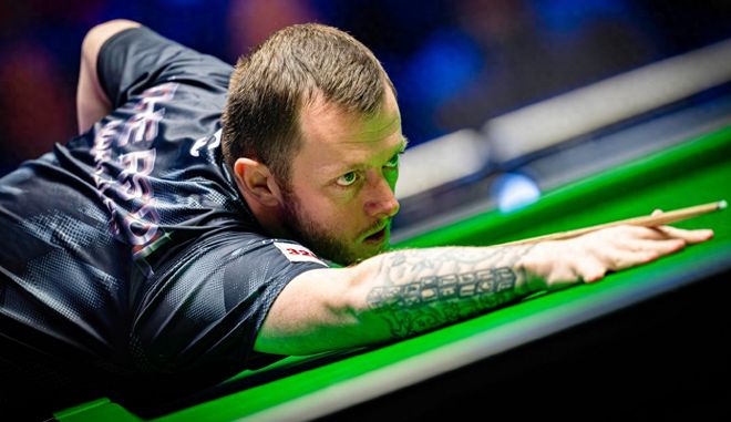 还显示出她 还显示出她